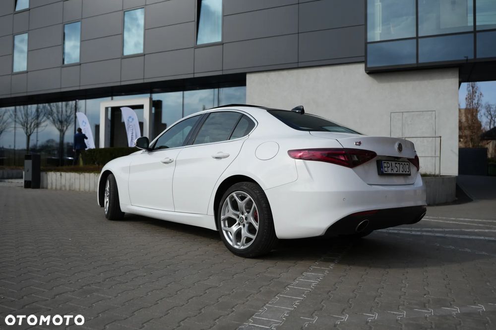 Alfa Romeo Giulia 2.0 Turbo 16V AT8-Q4 Sprint - 4