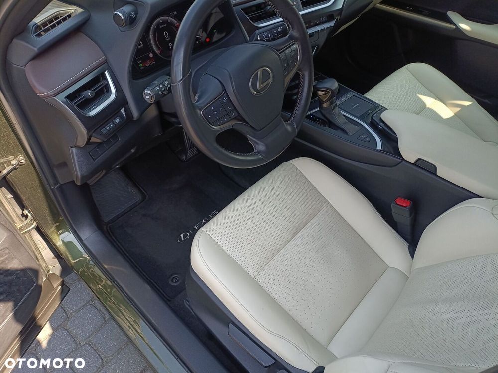 Lexus UX - 20
