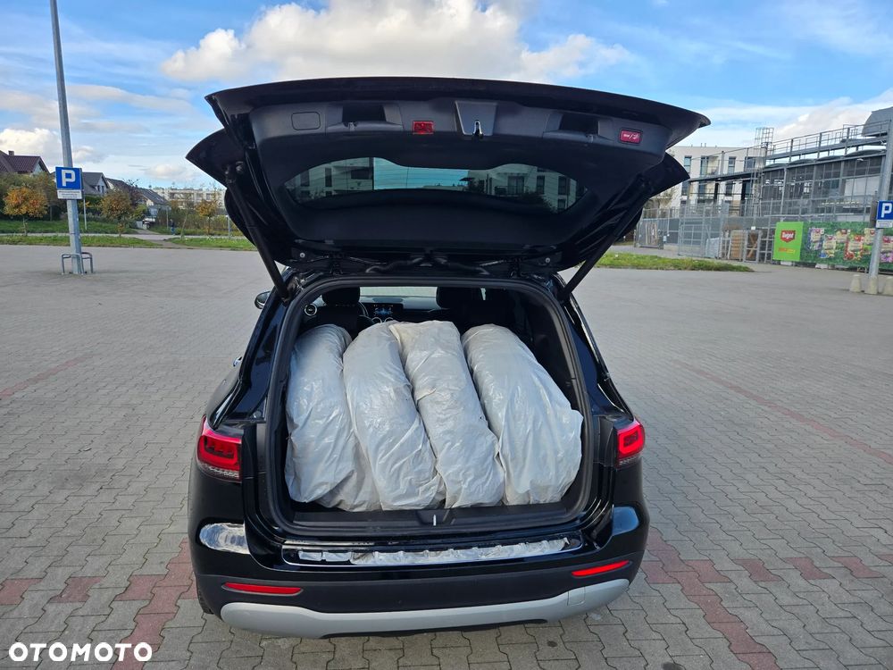 Mercedes-Benz GLB - 4