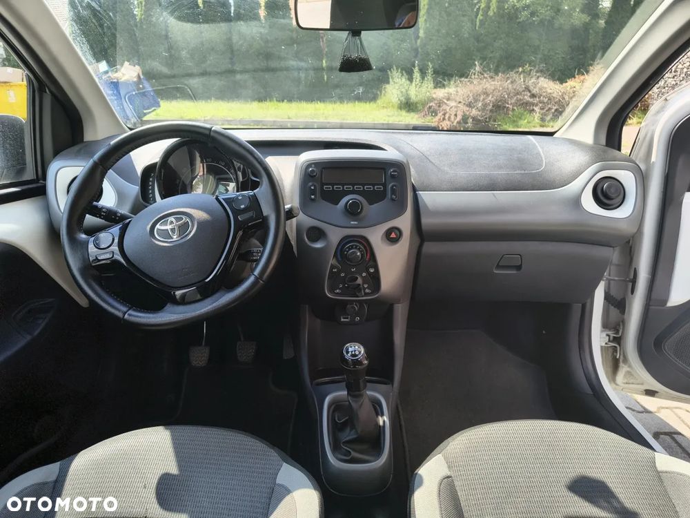 Toyota Aygo x-play - 12