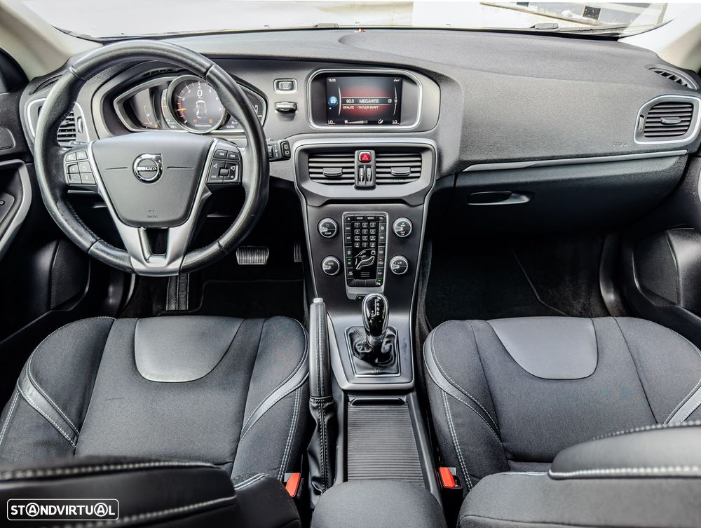 Volvo V40 1.5 T3 Sport Edition Plus Geartronic - 25