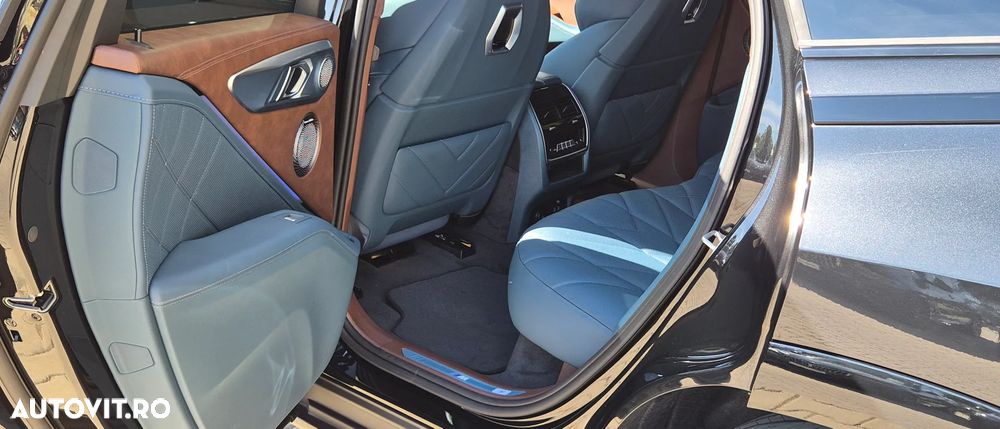 BMW XM - 7