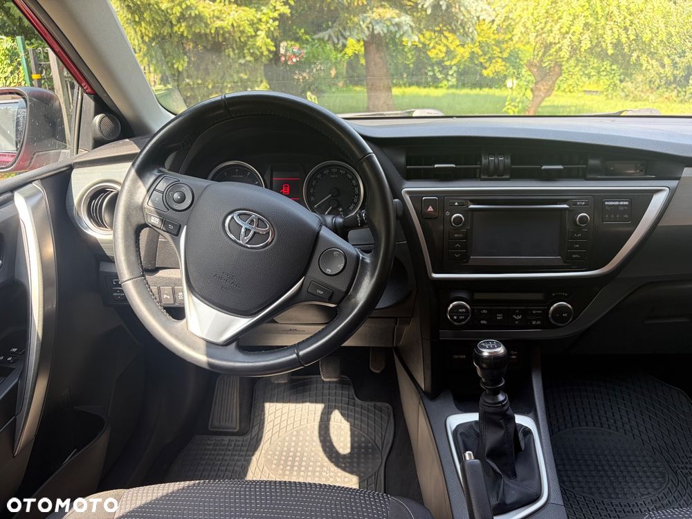 Toyota Auris 1.6 Premium - 10