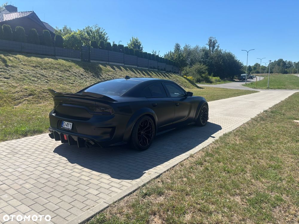 Dodge Charger 6.4 Scat Pack Widebody - 12