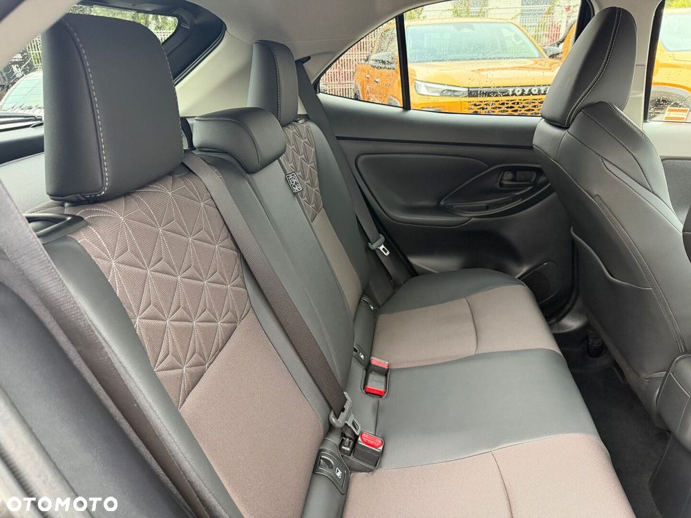 Toyota Yaris Cross Hybrid 1.5 Executive - 32