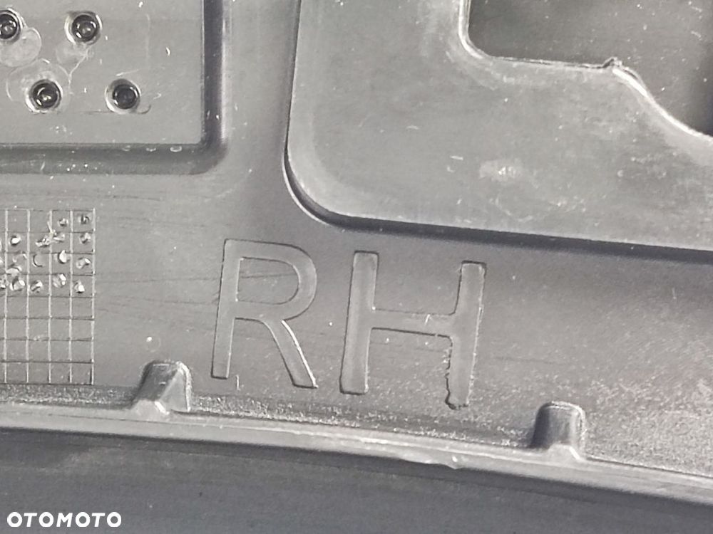 VOLVO XC40 17-21r Listwa Błotnika Tył Prawy - 6