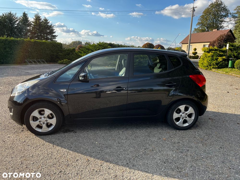 Kia Venga - 10