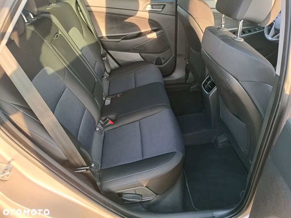 Hyundai Tucson blue 1.7 CRDi 2WD Passion Plus - 8