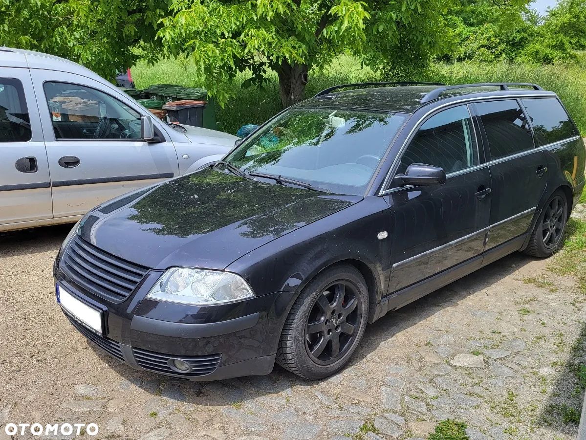 Volkswagen Passat - 1