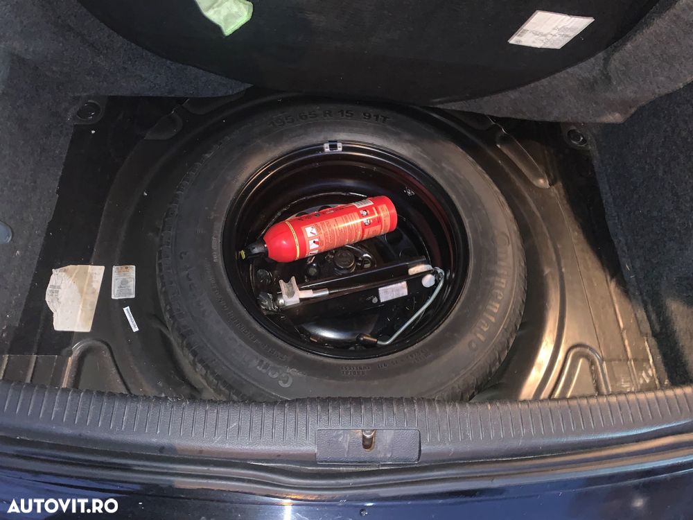 Volkswagen Golf - 11