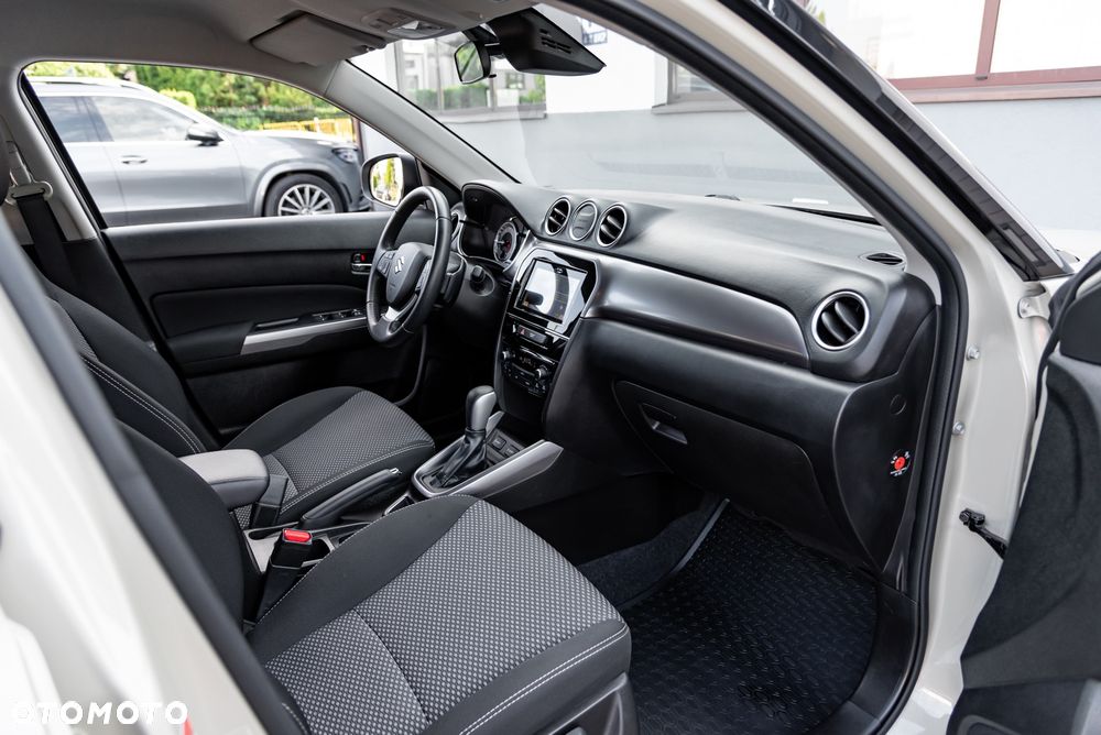 Suzuki Vitara 1.5 Dualjet Hybrid AGS Comfort+ "SHINKAI" - 24