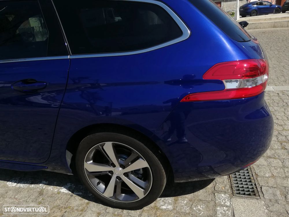 Peugeot 308 SW 1.2 PureTech GT Line EAT8 - 6
