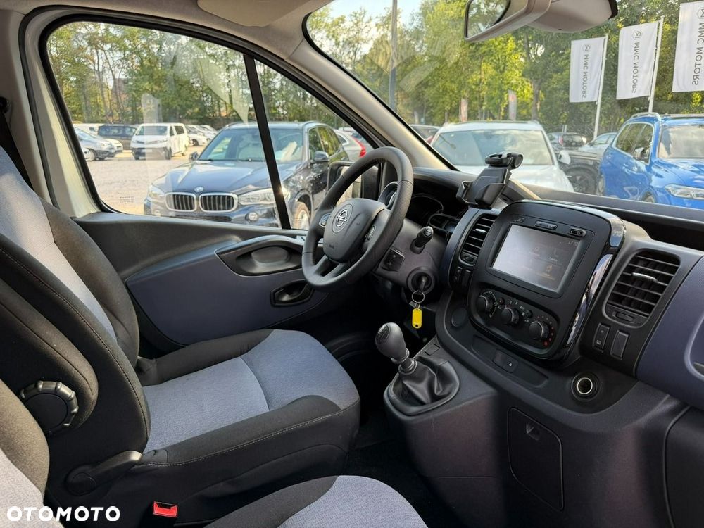 Opel Vivaro - 11