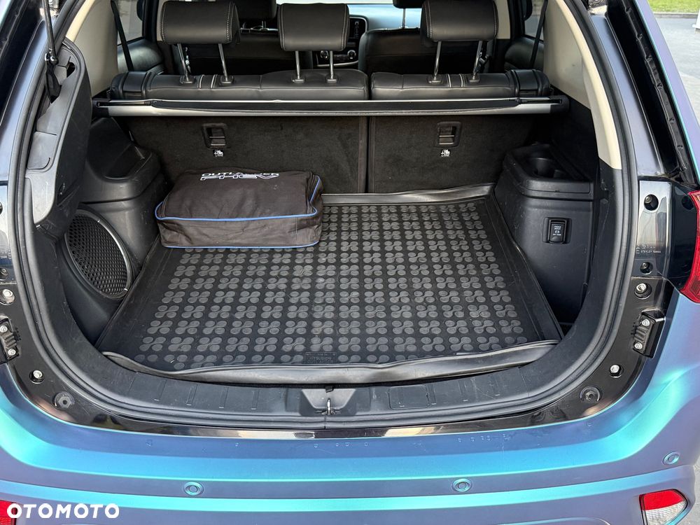 Mitsubishi Outlander 2.0 4WD Top - 9