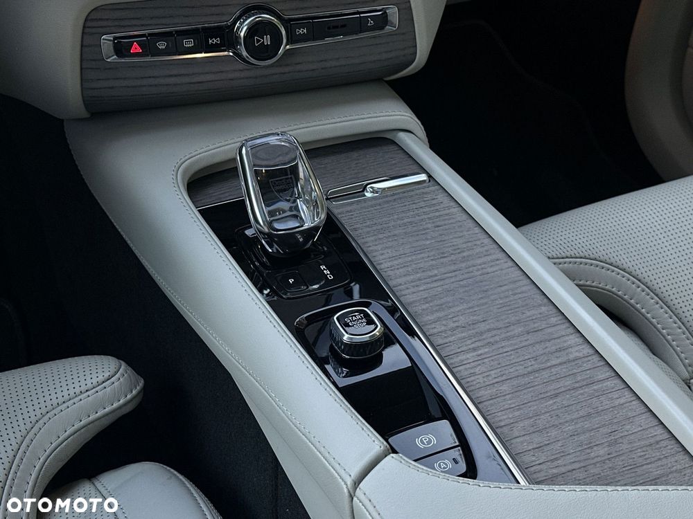 Volvo XC 90 - 21
