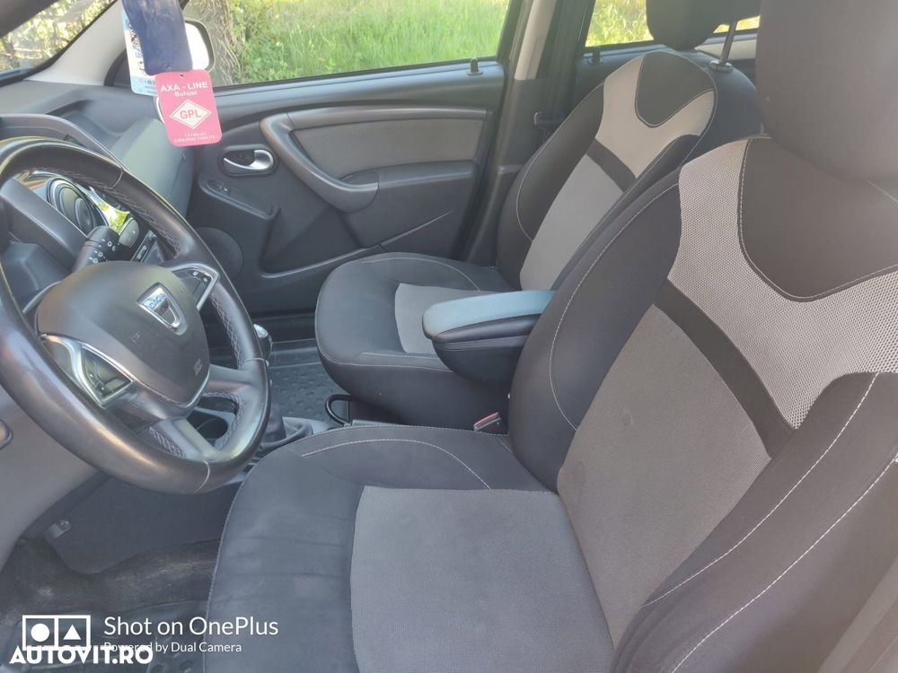 Dacia Duster 1.5 dCi 4x4 Laureate - 11