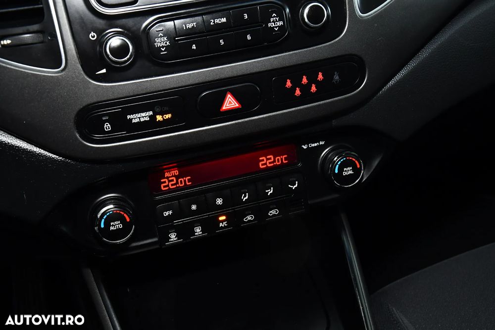 Kia Carens 1.7 DSL Comfort - 16