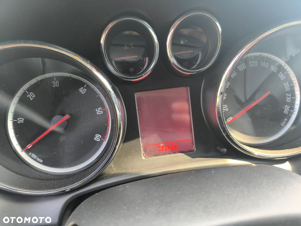 Opel Astra 1.7 CDTI DPF Cosmo - 11