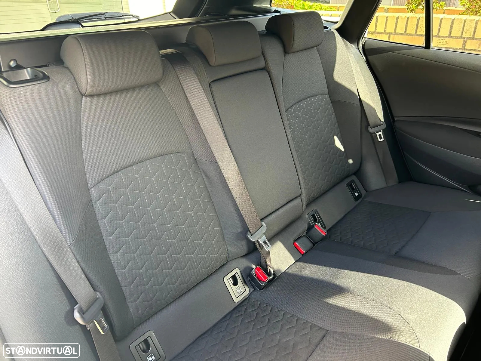 Toyota Corolla Touring Sports 1.8 Hybrid Comfort+P.Sport - 8