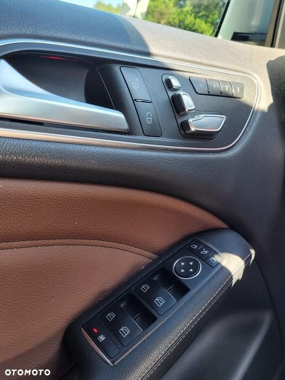 Mercedes-Benz Klasa B 220 4-Matic AMG Line - 10