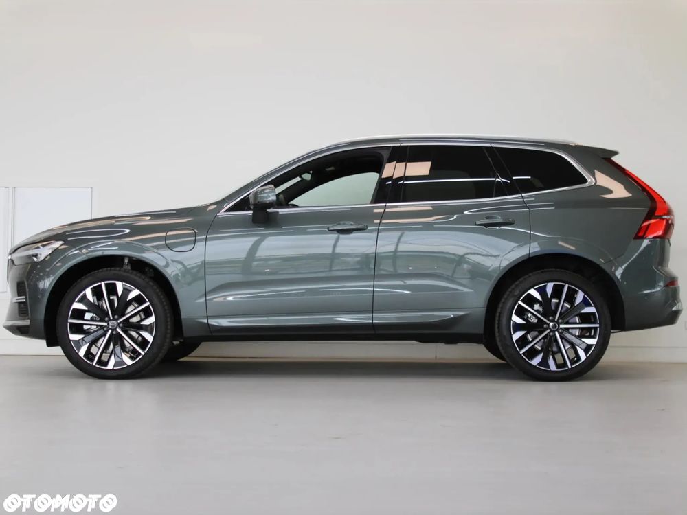 Volvo XC 60 B5 B AWD Plus Dark - 2