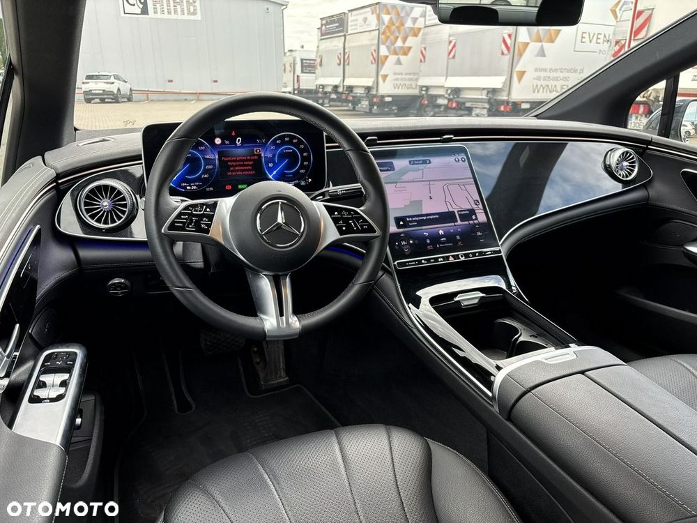 Mercedes-Benz EQE - 12