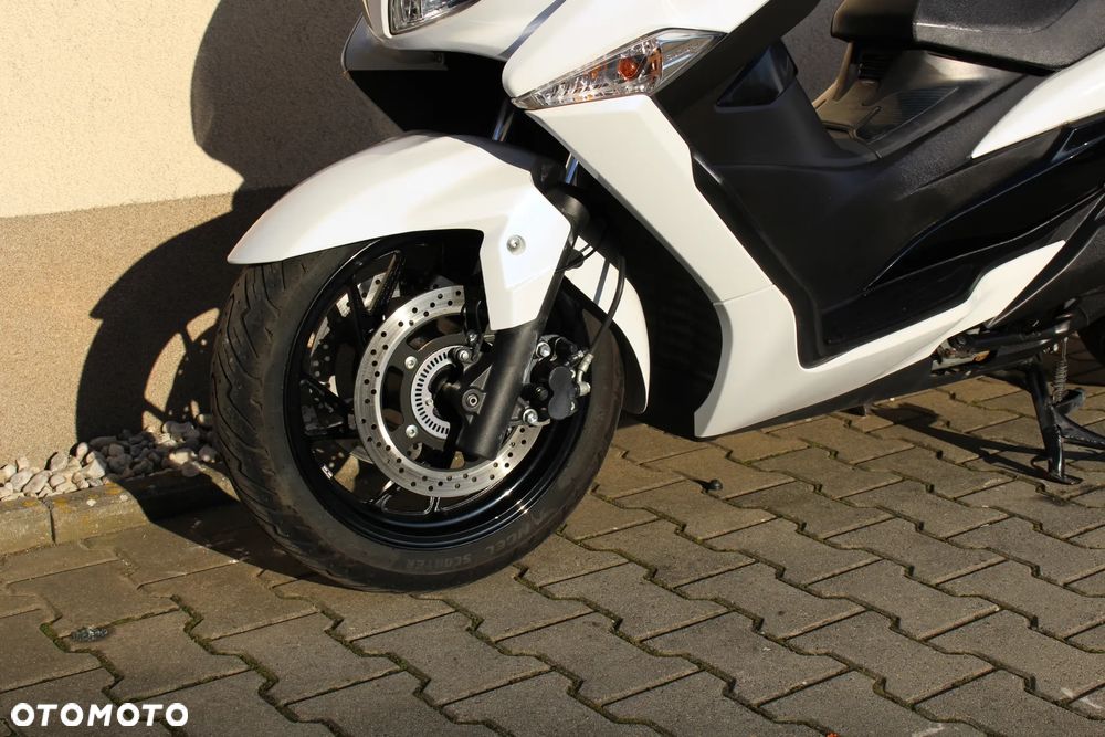 Suzuki Burgman - 24