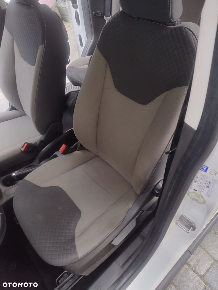 Ford Tourneo Courier 1.0 EcoBoost Trend - 20