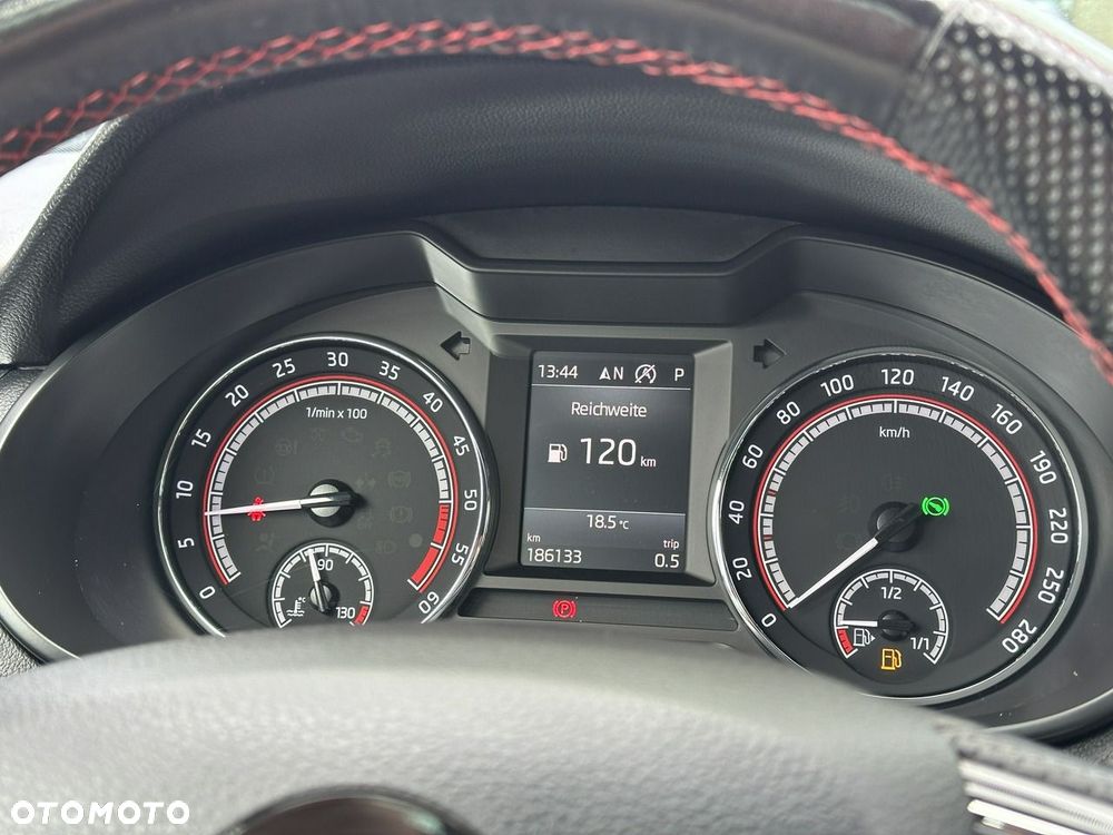 Skoda Octavia 2.0 TDI RS Challenge DSG - 18