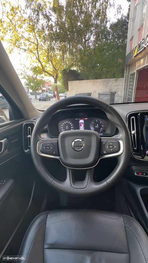 Volvo XC 40 2.0 D3 Momentum Plus Geartronic - 9