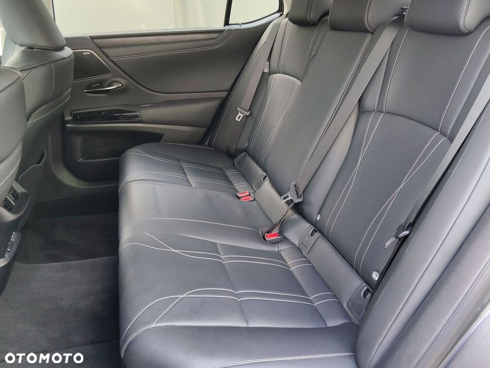 Lexus ES 300h Prestige - 15