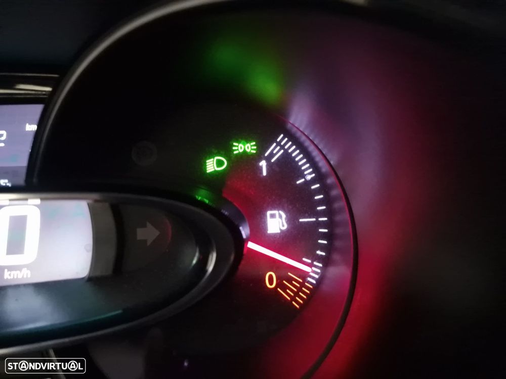 Renault Clio 1.5 dCi Zen - 27