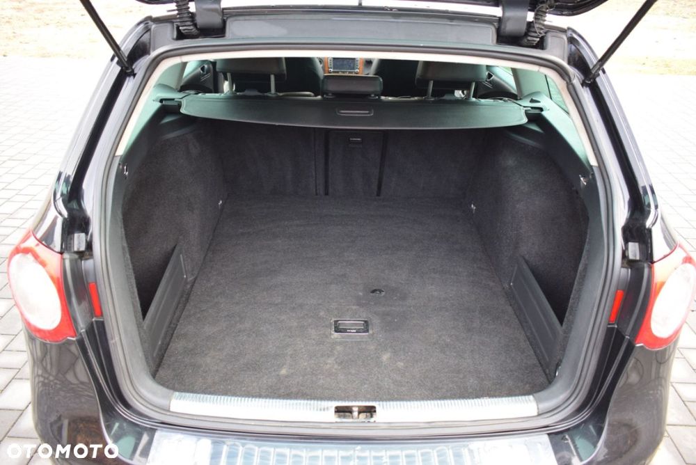 Volkswagen Passat - 13