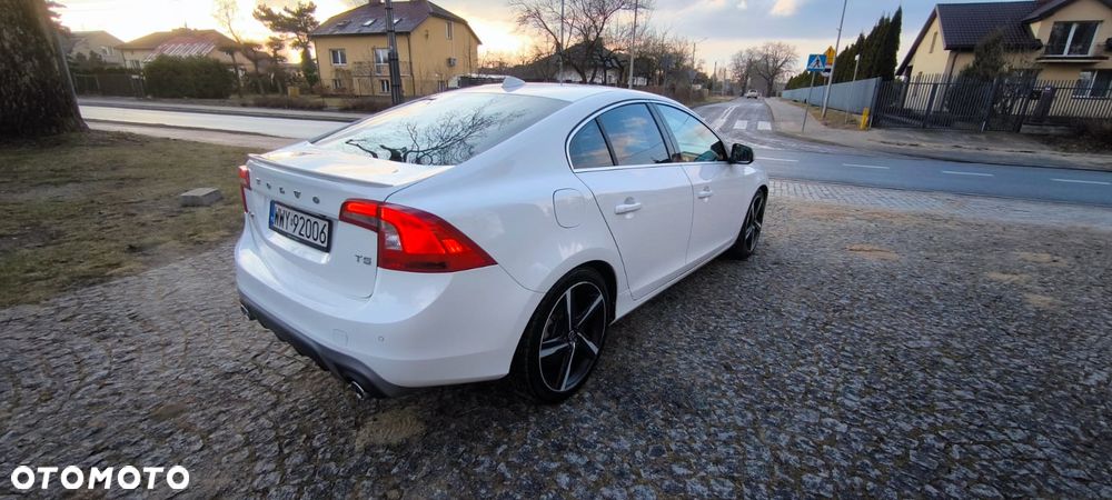 Volvo S60 T5 Geartronic RDesign - 11