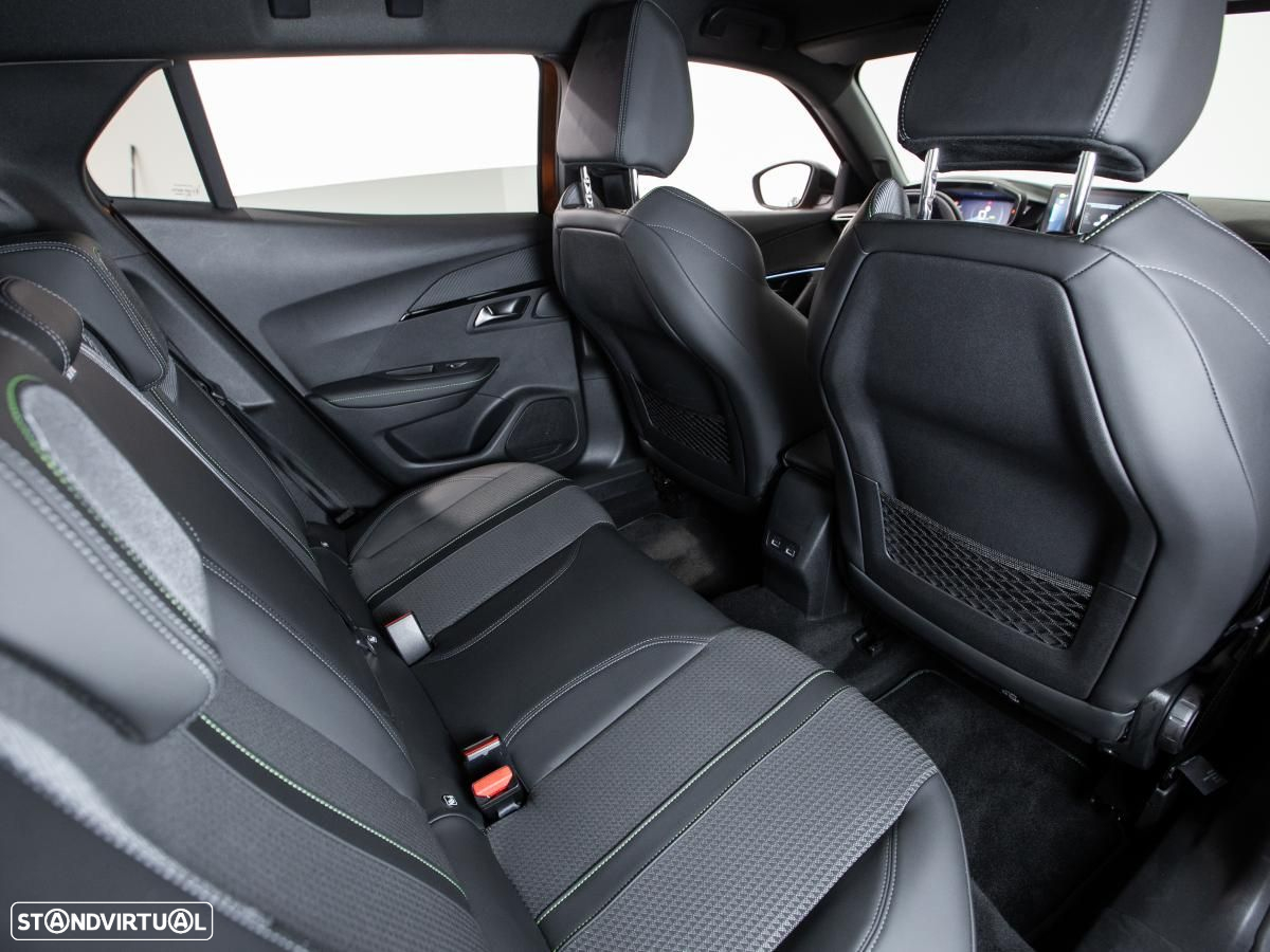 Peugeot e-2008 50 kWh GT - 11