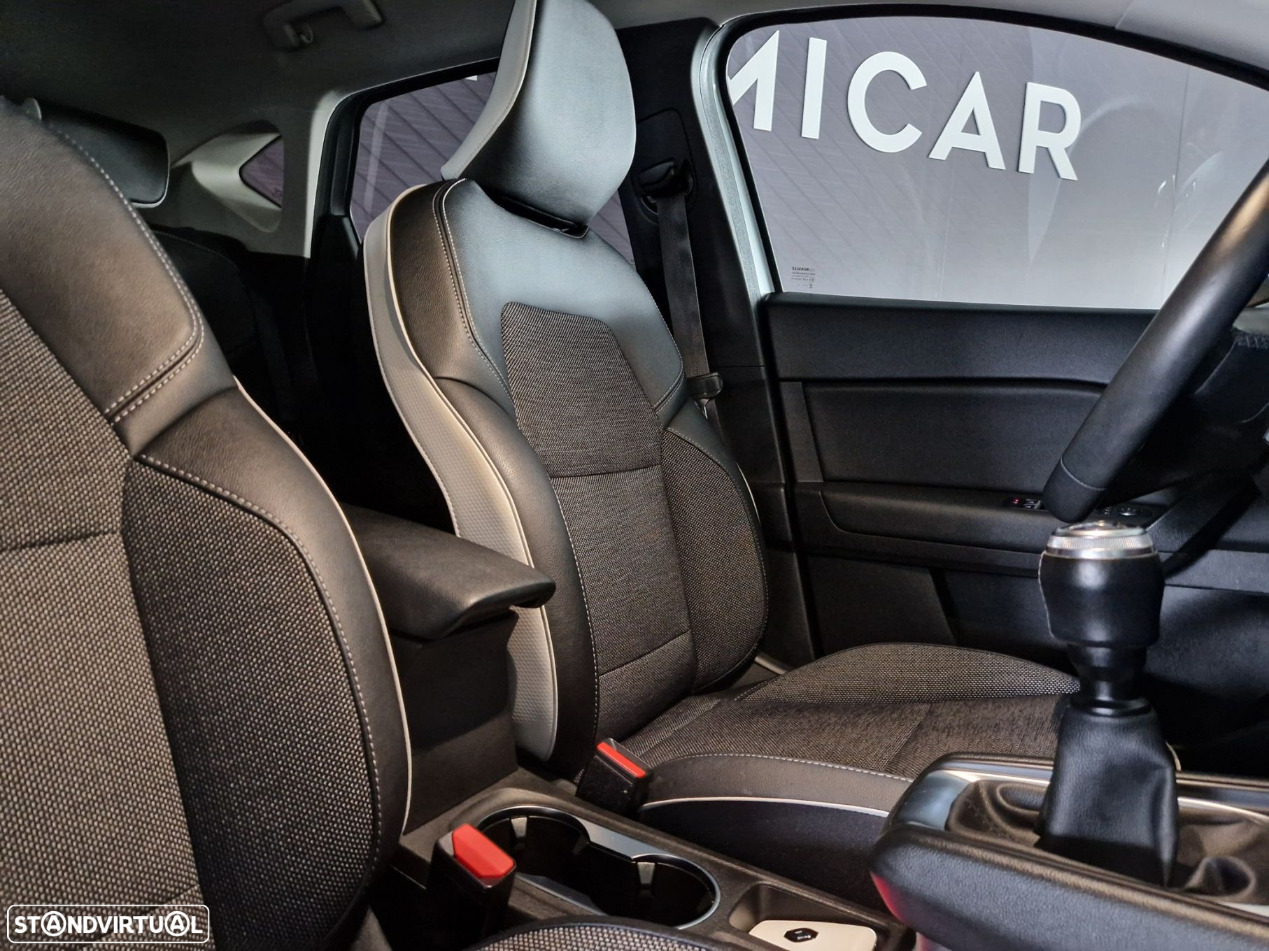 Renault Captur 1.0 TCe Zen - 17