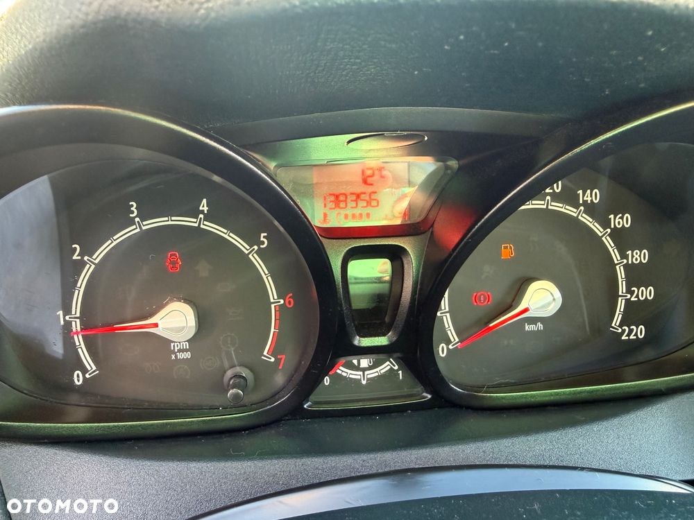 Ford Fiesta 1.25 Ghia - 15