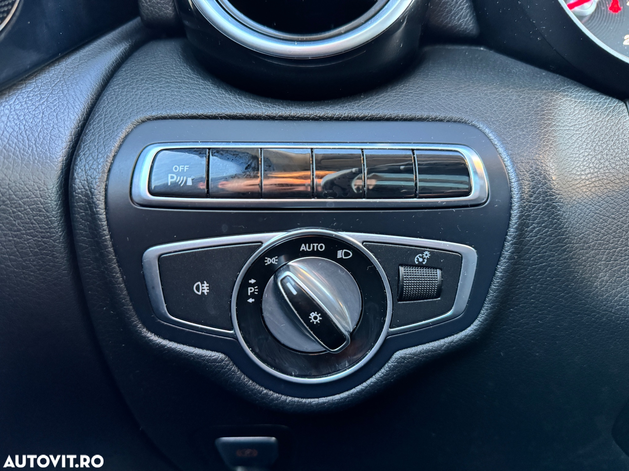 Mercedes-Benz GLC 220 d 4Matic 9G-TRONIC Exclusive - 32