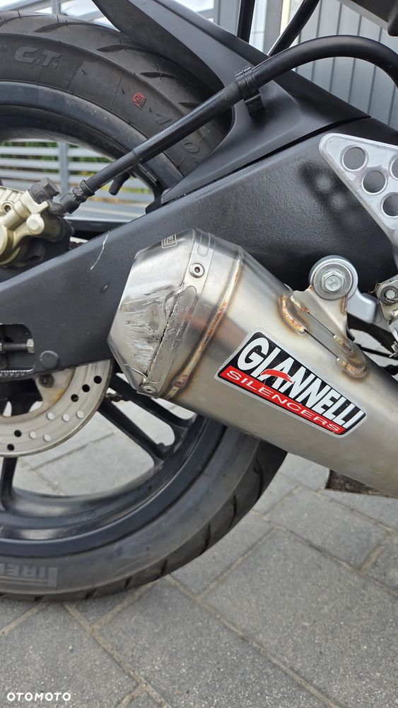 Yamaha YZF - 4