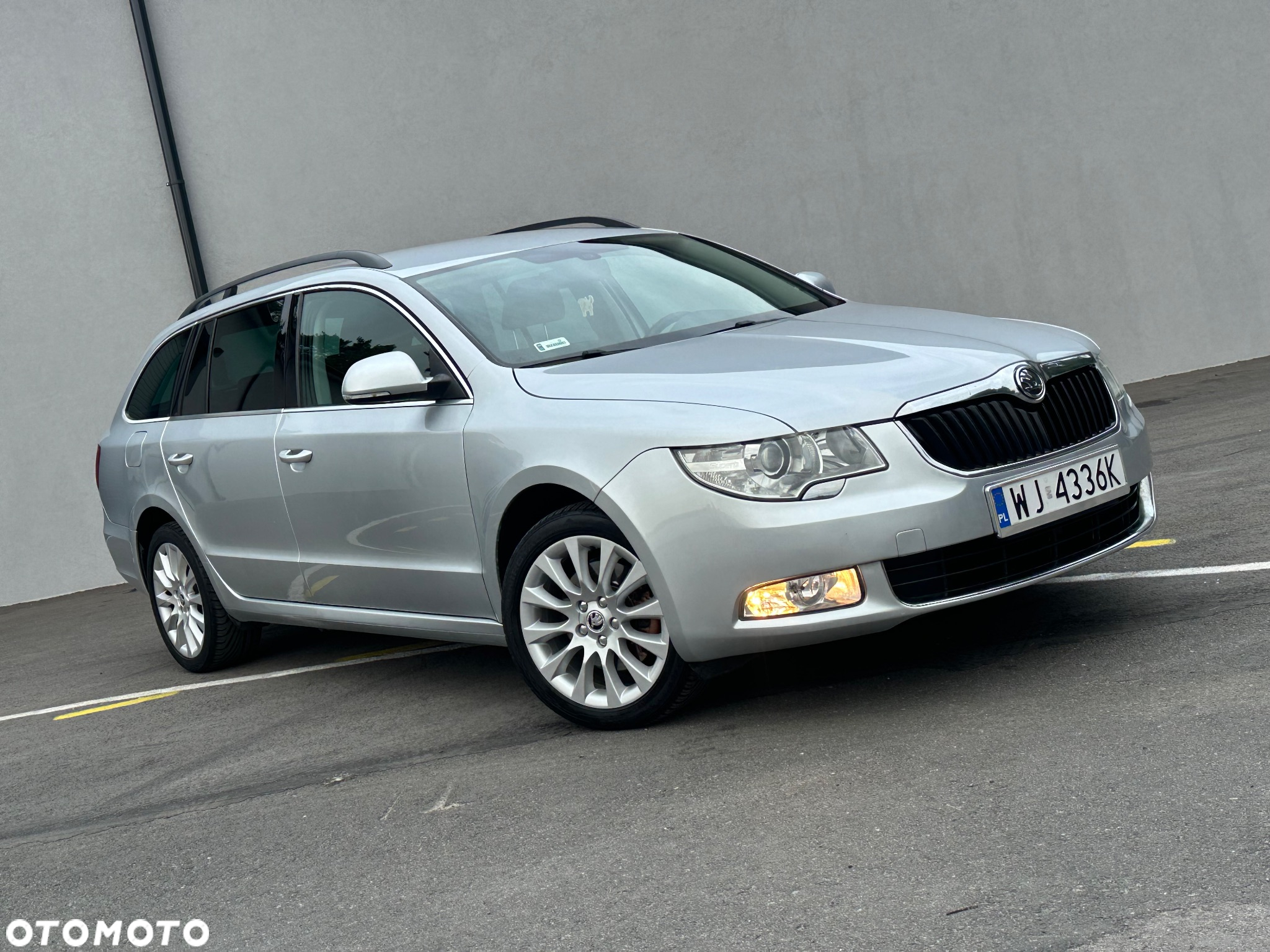 Skoda Superb Combi 2.0 TDI DSG Elegance - 8