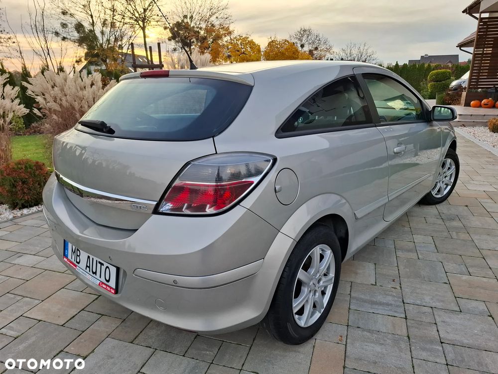 Opel Astra III GTC 1.4 Enjoy - 16