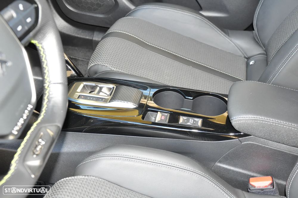 Peugeot e-2008 50 kWh GT Pack - 49