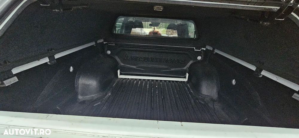 Mitsubishi L200 - 10