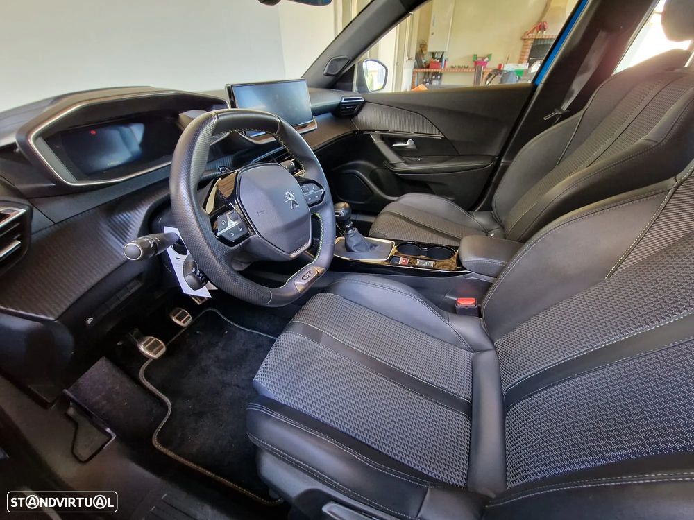 Peugeot 2008 1.2 PureTech GT Line - 11