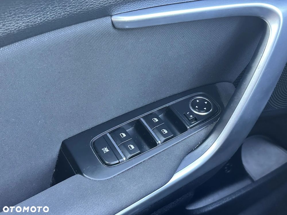 Kia Ceed - 36