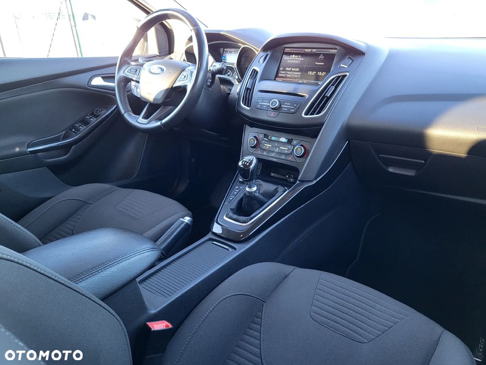 Ford Focus 1.5 TDCi DPF Start-Stopp-System Titanium - 12