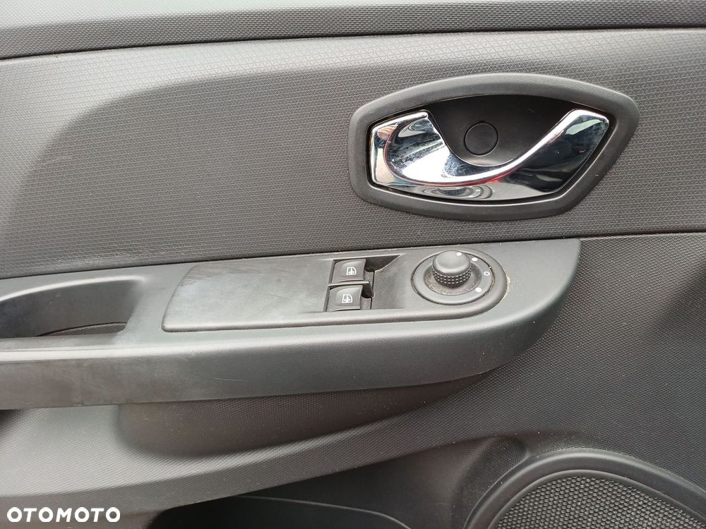 Renault Clio 1.2 16V Authentique - 18