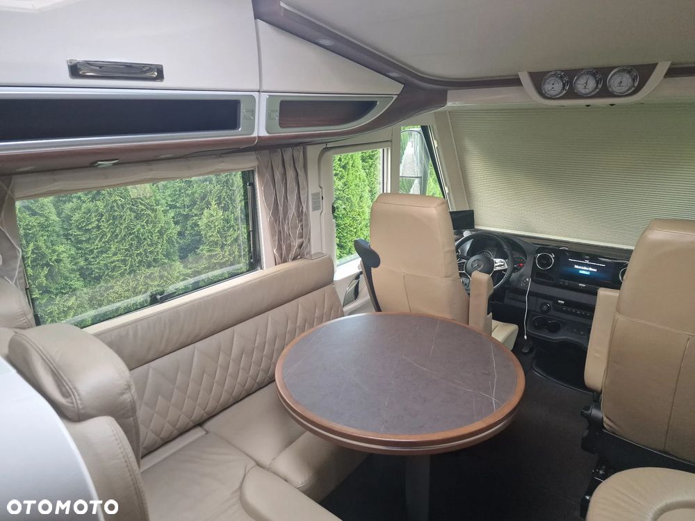 Carthago Chic E-line 64 XL QB - 15