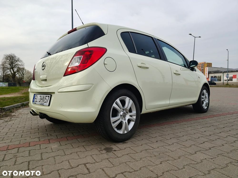 Opel Corsa 1.4 16V Enjoy - 7