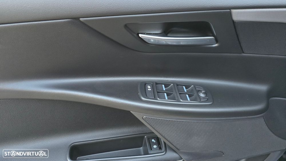 Jaguar XE 2.0 D R-Sport - 8